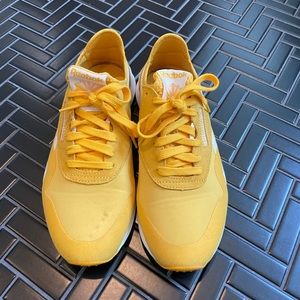 Pre owned Reebok sneakers